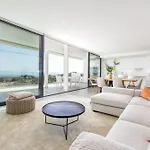 Vivi Homes - Panorama Pool, Golf, Terrace & Sea View Фуенхірола