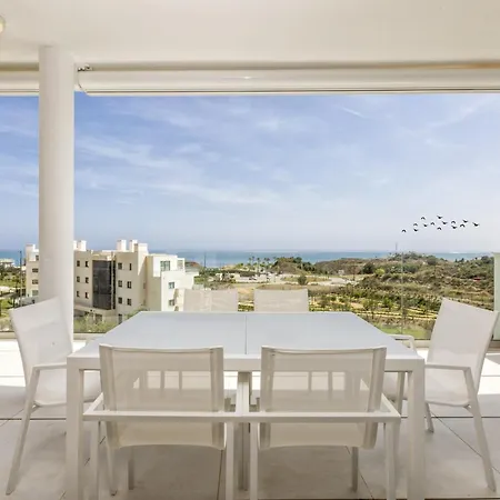 Vivi Homes - Panorama Pool, Golf, Terrace & Sea View Fuengirola