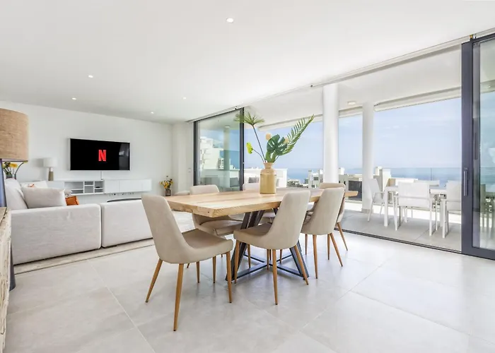 Vivi Homes - Panorama Pool, Golf, Terrace & Sea View Fuengirola